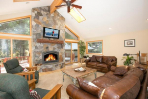 Timberland Retreat - Tahoe City West Shore 4 BR 4 Bath with private hot tub - Sleeps 9